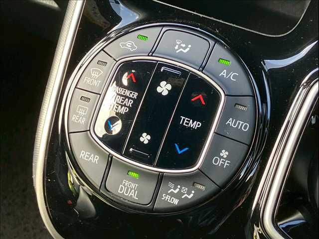 TOYOTA ESQUIRE HYBRID 2017 Image 31