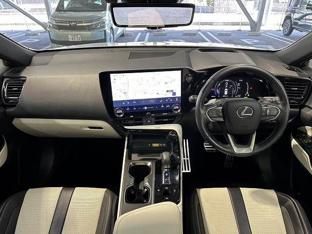 TOYOTA LEXUS NX350H 2023 Image 31