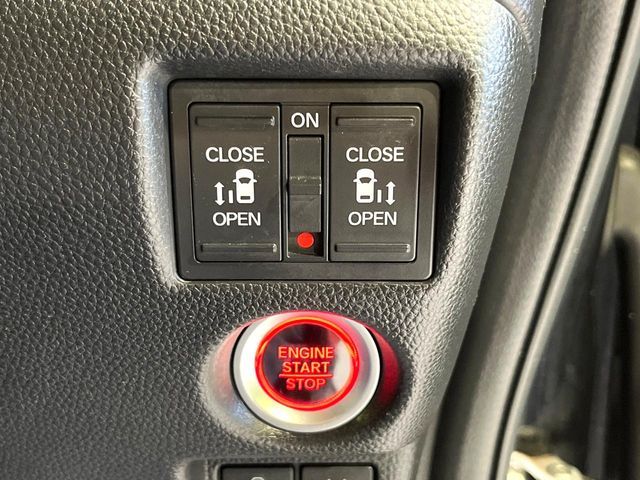 HONDA N BOX CUSTOM 2018 Image 31