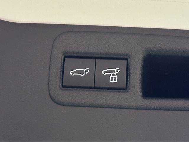 TOYOTA HARRIER HYBRID 2023 Image 31