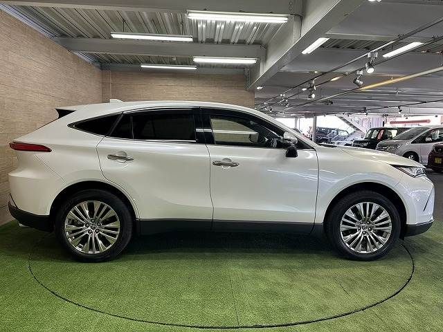 TOYOTA HARRIER HYBRID 2023 Image 31