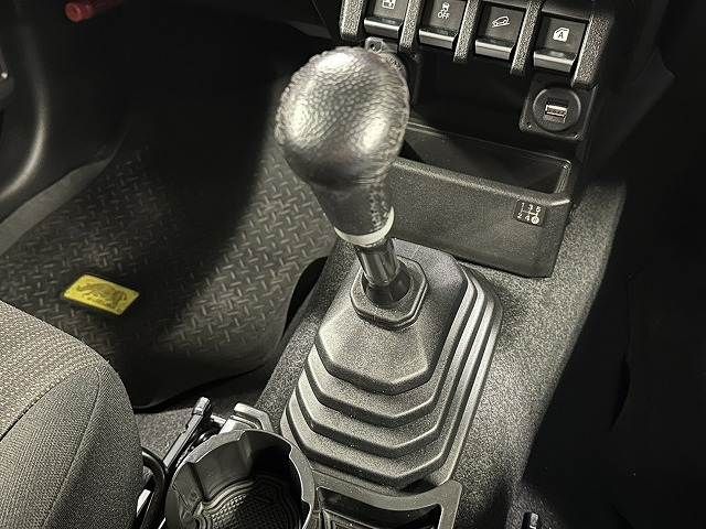 SUZUKI JIMNY 4WD 2024 Image 31