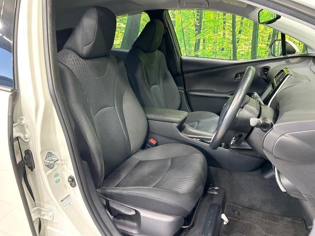 TOYOTA PRIUS 2017 Image 31