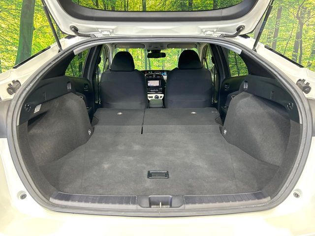 TOYOTA PRIUS 2017 Image 31