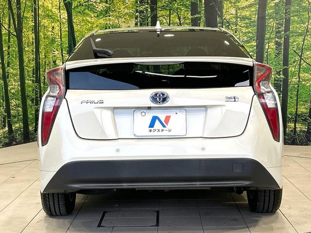 TOYOTA PRIUS 2017 Image 31