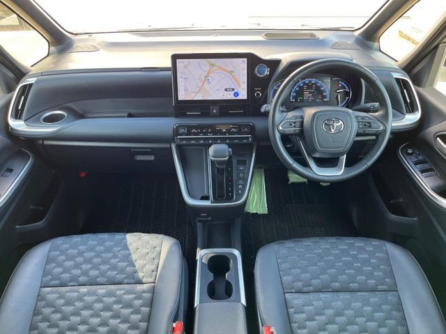 TOYOTA VOXY HYBRID 2022 Image 31