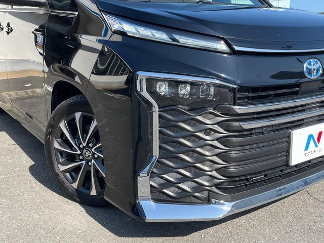 TOYOTA VOXY HYBRID 2022 Image 31
