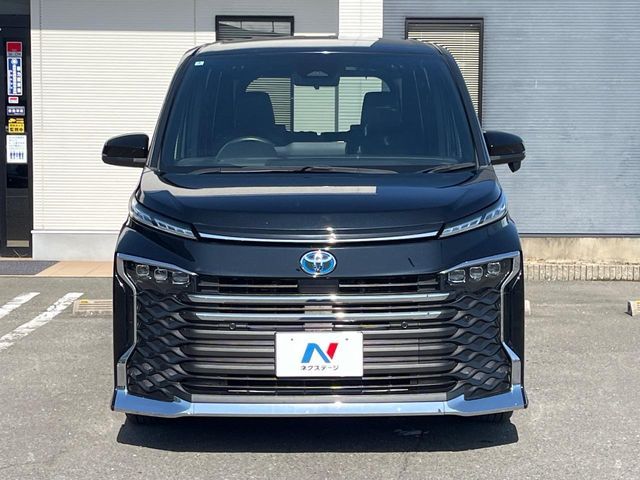 TOYOTA VOXY HYBRID 2022 Image 31