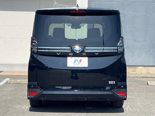 TOYOTA VOXY HYBRID 2022 Image 31