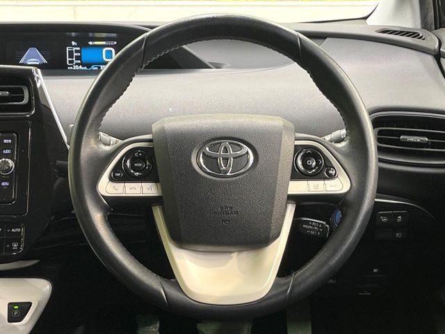 TOYOTA PRIUS 2018 Image 31