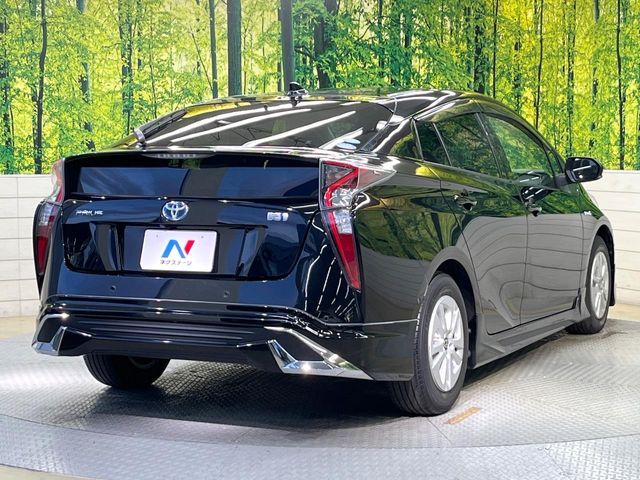 TOYOTA PRIUS 2018 Image 31