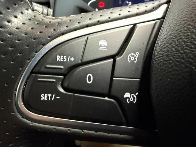 RENAULT MEGANE HATCH 2022 Image 31