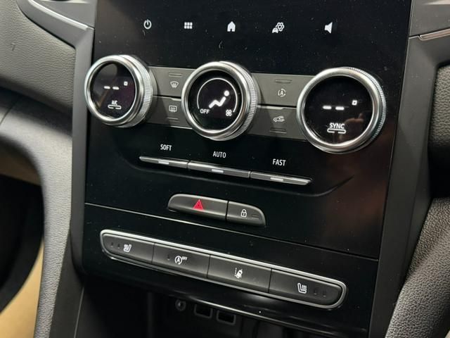 RENAULT MEGANE HATCH 2022 Image 31