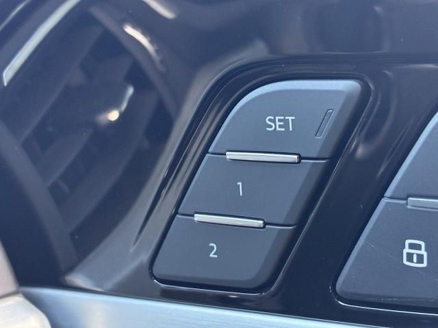 AUDI A4 AVANT 2023 Image 31