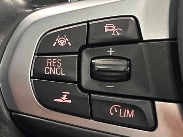 BMW 5SERIES SEDAN 2018 Image 31