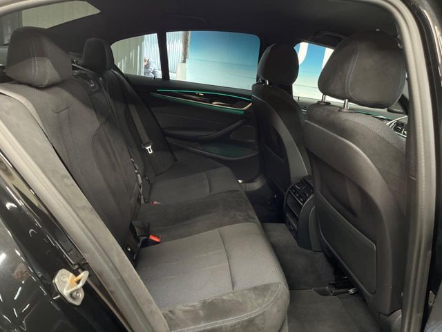 BMW 5SERIES SEDAN 2018 Image 31