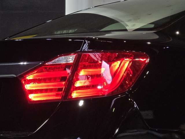 TOYOTA CAMRY HYBRID 2011 Image 31