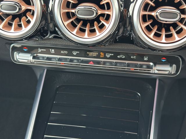 MERCEDES BENZ EQB 2024 Image 31