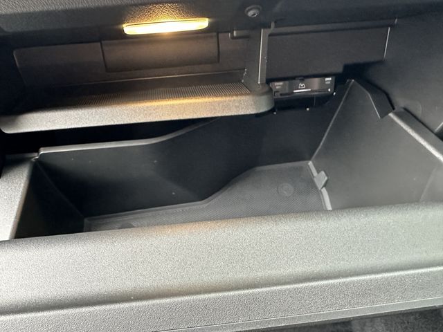 MERCEDES BENZ EQB 2024 Image 31