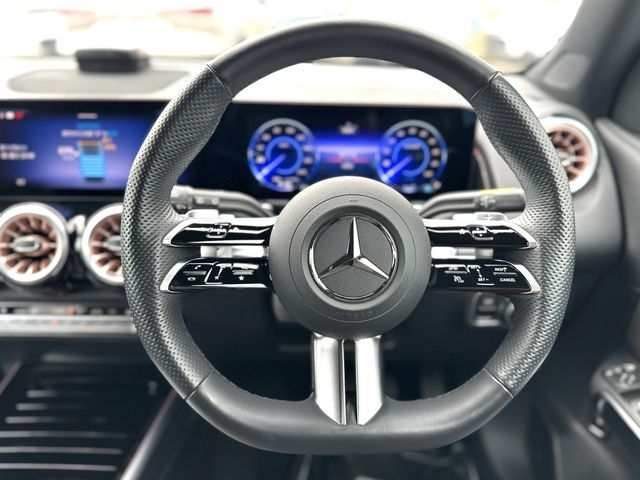 MERCEDES BENZ EQB 2024 Image 31