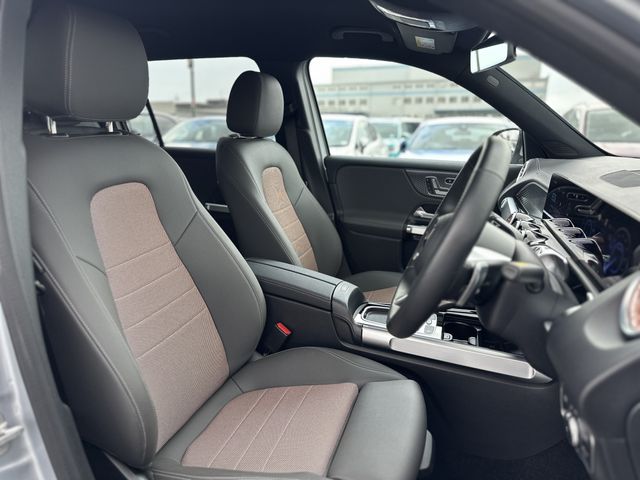 MERCEDES BENZ EQB 2024 Image 31