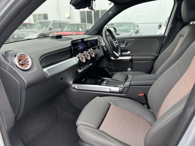 MERCEDES BENZ EQB 2024 Image 31