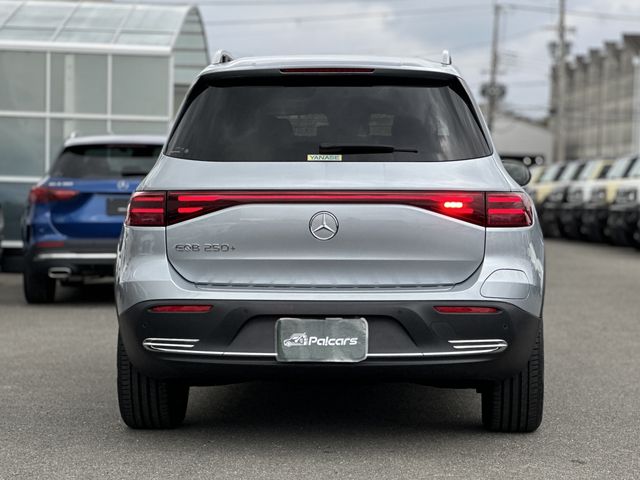 MERCEDES BENZ EQB 2024 Image 31