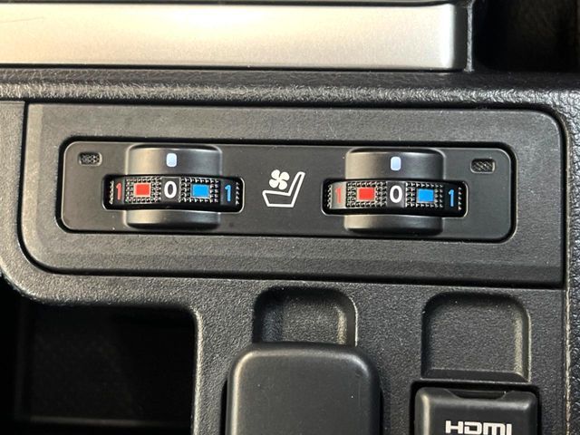 TOYOTA LANDCRUISER PRADO 2017 Image 31