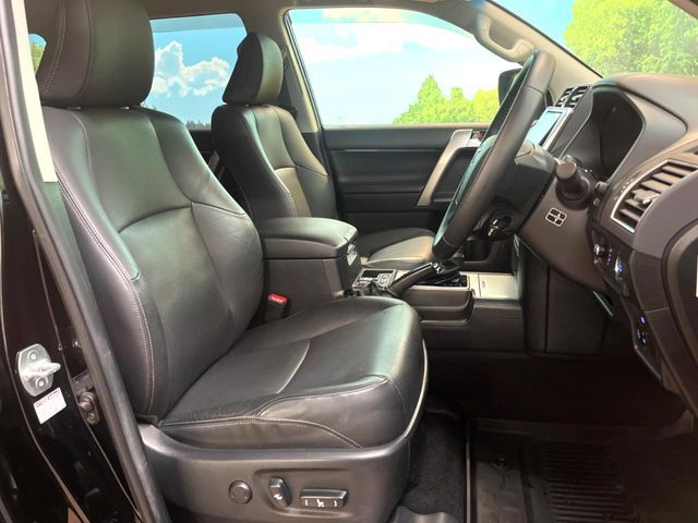 TOYOTA LANDCRUISER PRADO 2017 Image 31