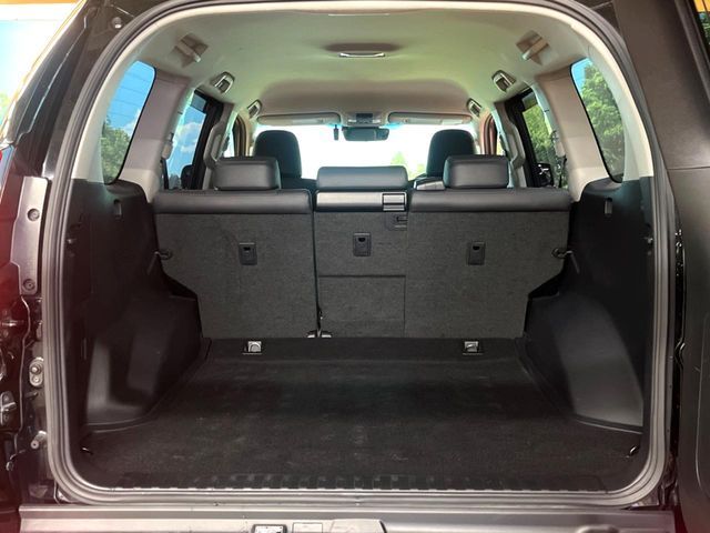 TOYOTA LANDCRUISER PRADO 2017 Image 31