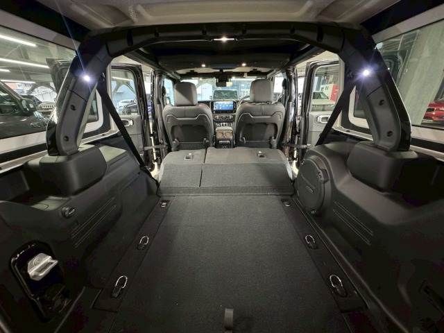 JEEP WRANGLER UNLIMI 2024 Image 31