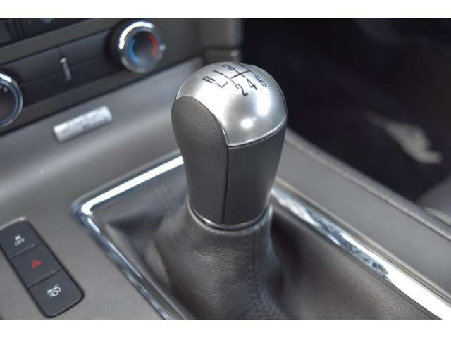 FORD MUSTANG 2013 Image 31