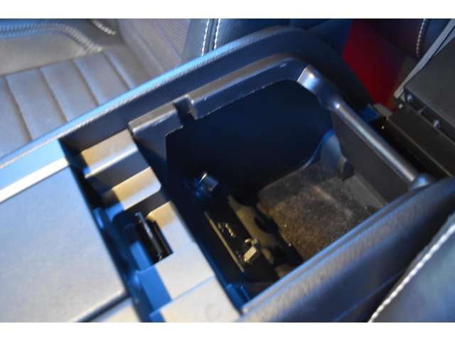 FORD MUSTANG 2013 Image 31