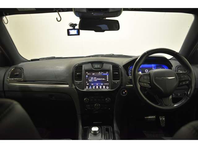 CHRYSLER 300 2017 Image 31