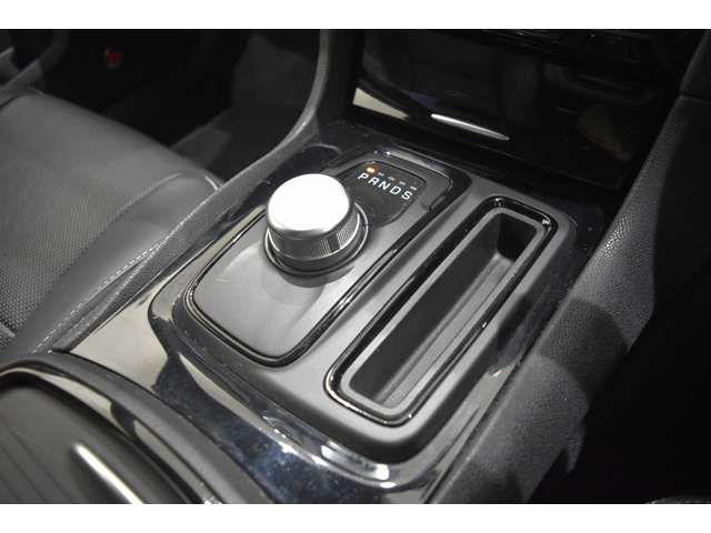 CHRYSLER 300 2017 Image 31