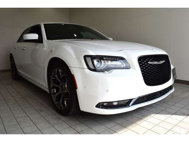 CHRYSLER 300 2017 Image 31