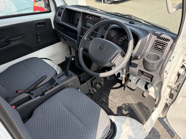 NISSAN NT100 CLIPPER 2015 Image 31