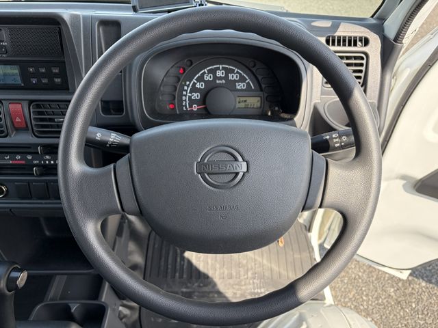 NISSAN NT100 CLIPPER 2015 Image 31