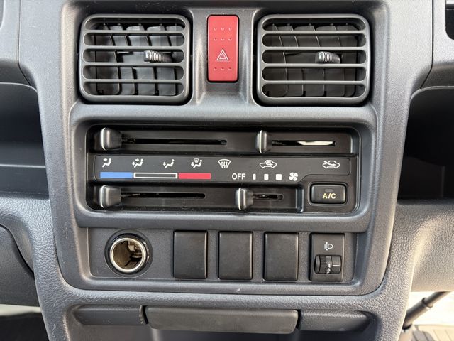 NISSAN NT100 CLIPPER 2015 Image 31