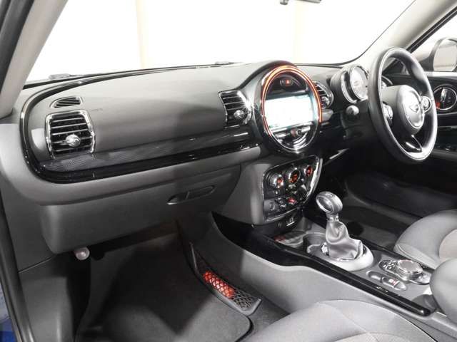 BMW MINI COOPER D CL 2017 Image 31