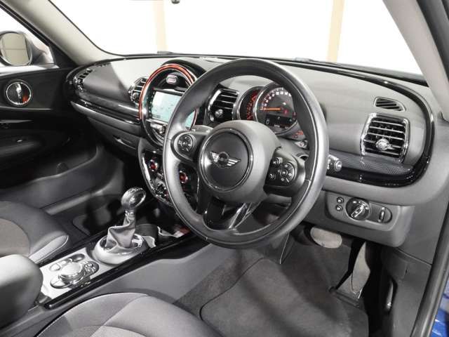 BMW MINI COOPER D CL 2017 Image 31