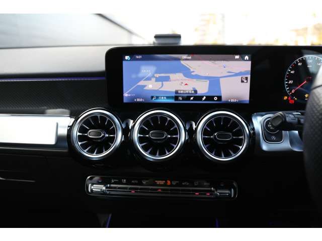 MERCEDES BENZ GLB 2021 Image 31