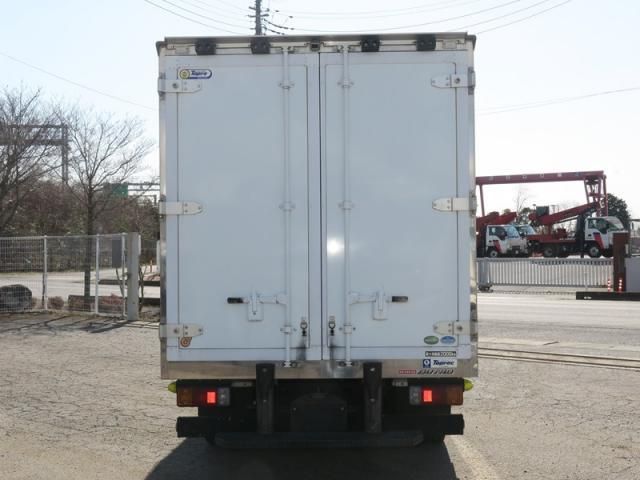 HINO DUTRO 2017 Image 31