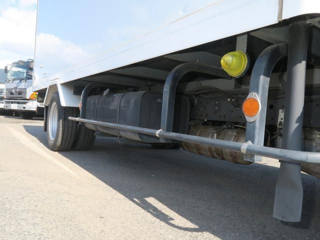 HINO DUTRO 2017 Image 31