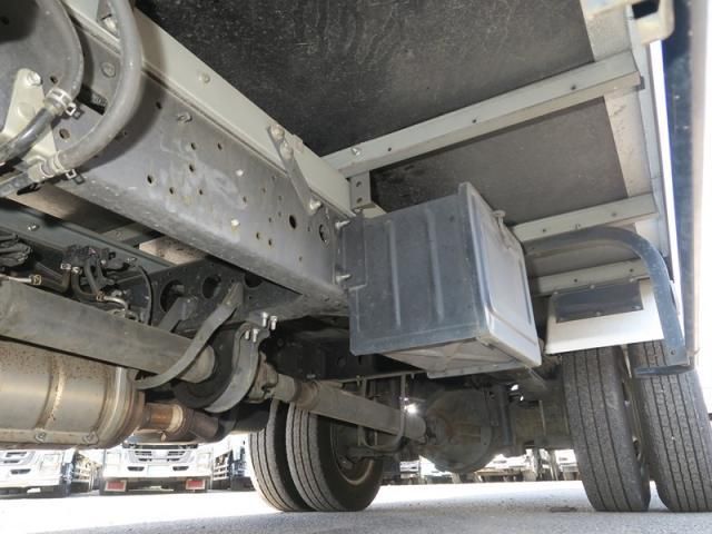 HINO DUTRO 2017 Image 31