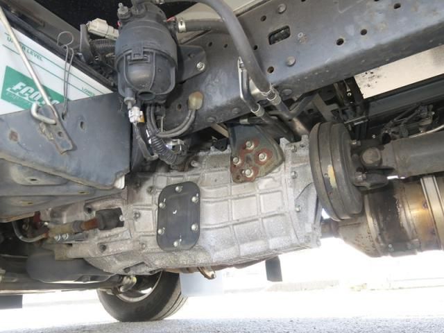 HINO DUTRO 2017 Image 31