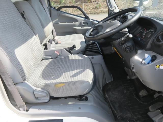 HINO DUTRO 2017 Image 31