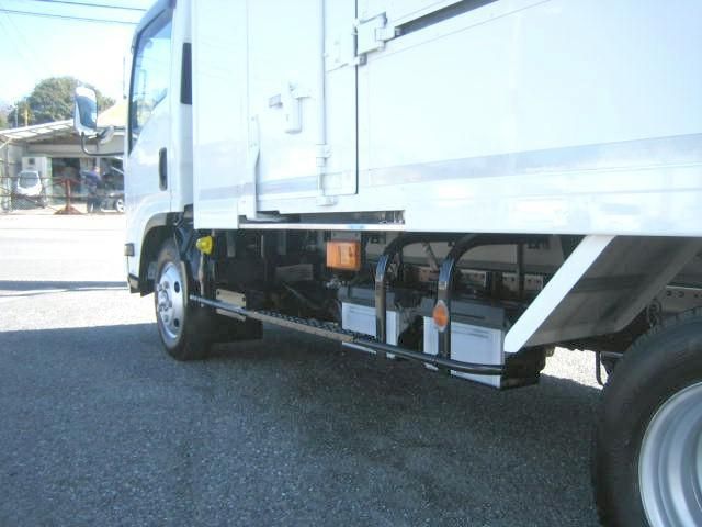 ISUZU ELF 2019 Image 31