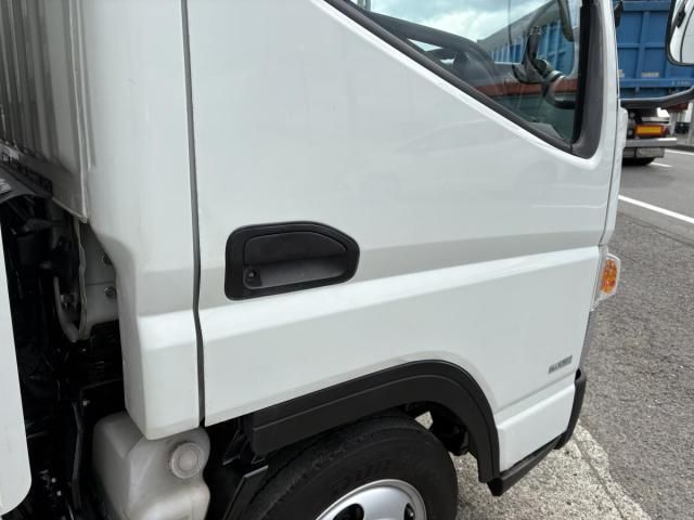 MITSUBISHI CANTER 2016 Image 31