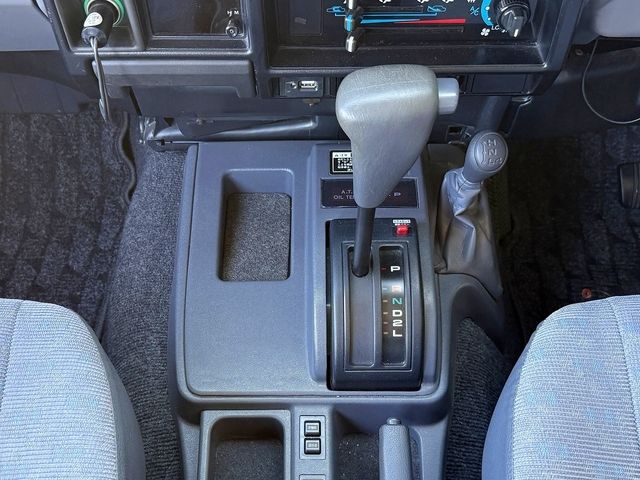 TOYOTA LANDCRUISER VAN 2002 Image 31